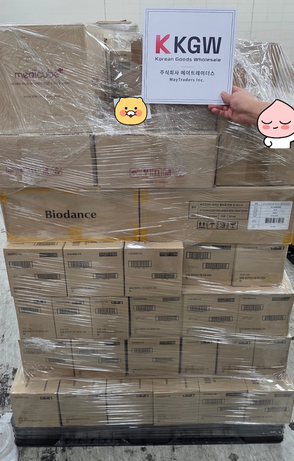 KGW wholesale pallet with Medicube and Biodance cartons prepared for export from Korea.