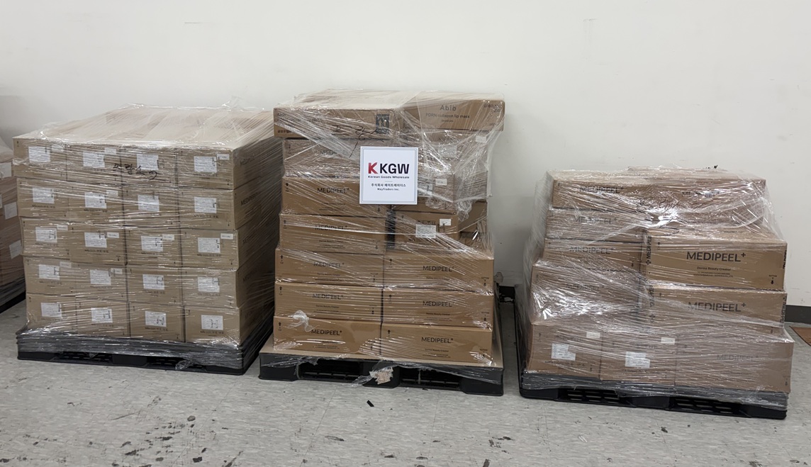 KGW export pallets packed with Medipeel cartons and shipment documentation in a Korean warehouse.